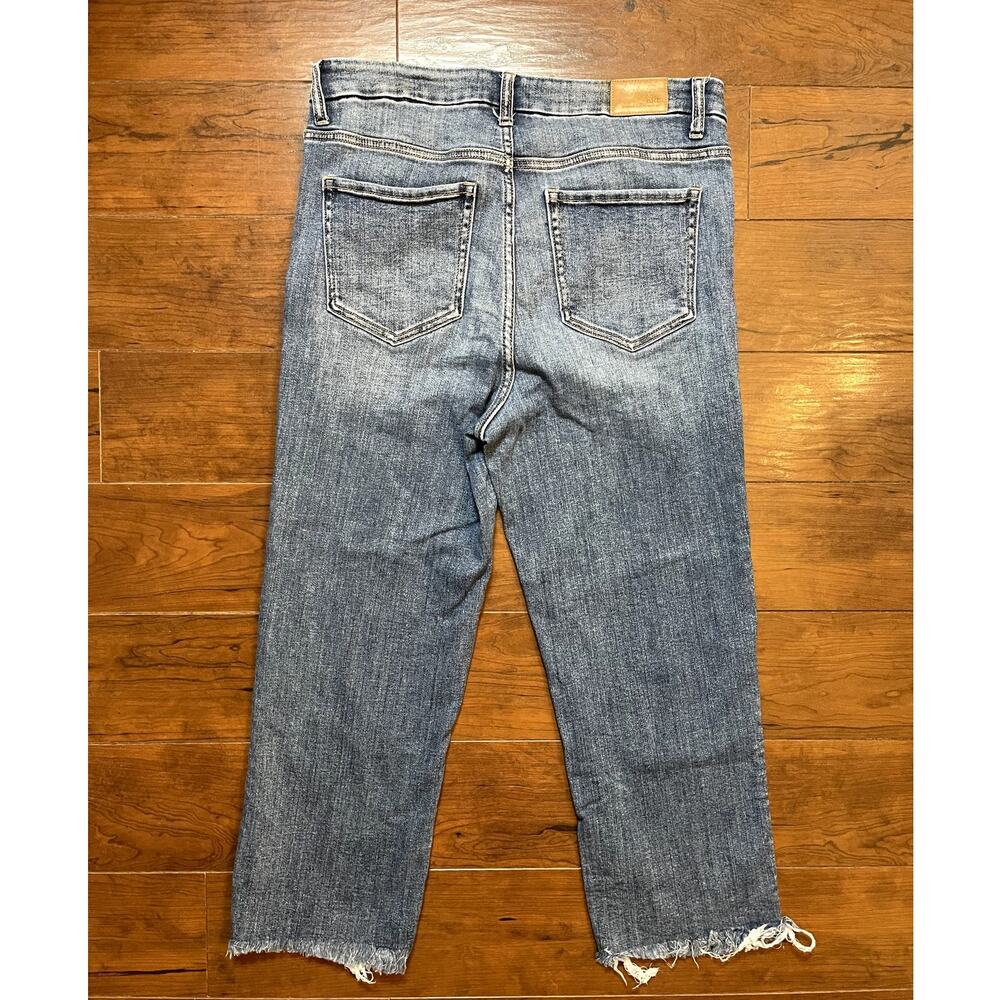 BKE Parker High Rise Crop Jeans Womens 30x28 Raw Hem Straight Denim Buckle - Picture 3 of 9
